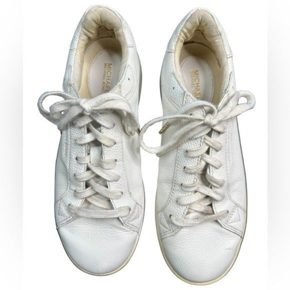 Michael Kors White Pebbled Leather Low Top Sneakers Womens 6.5M MK Logo